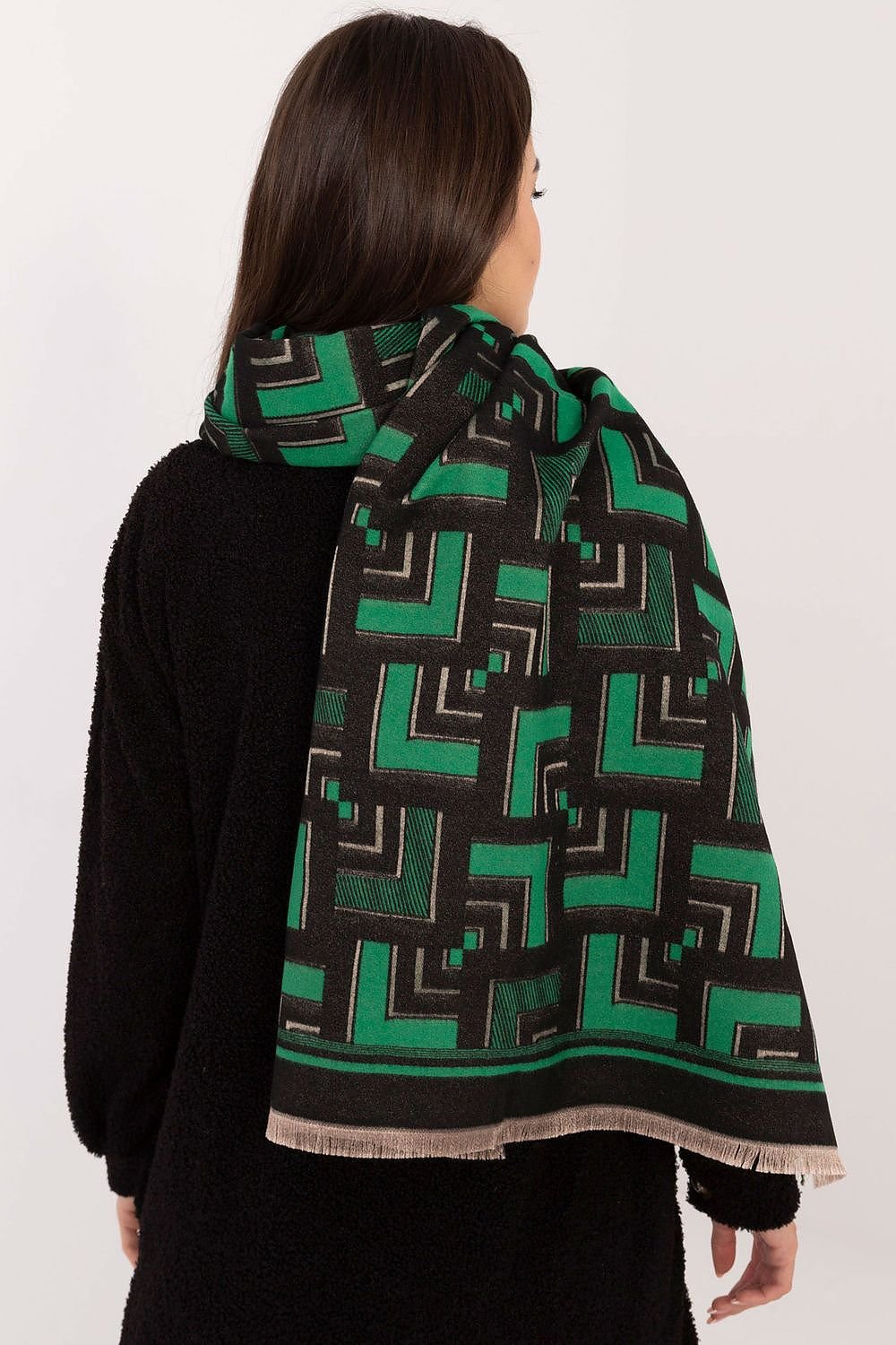 Stylish Geometric Pattern Scarf – 190cm Elegant & Warm Wrap for Any Occasion